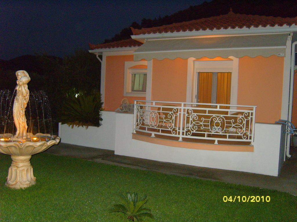 Elisabeth Villas Kerveli Rum bild